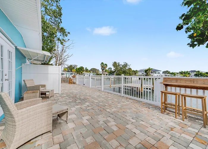 Waterway Vista Pet Friendly Boat Dock *