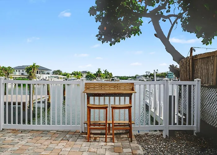 Waterway Vista Pet Friendly Boat Dock Apartment