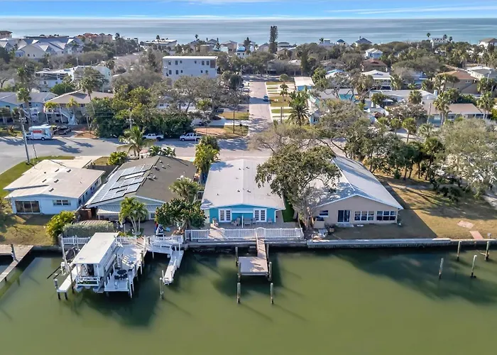 Apartment Waterway Vista Pet Friendly Boat Dock