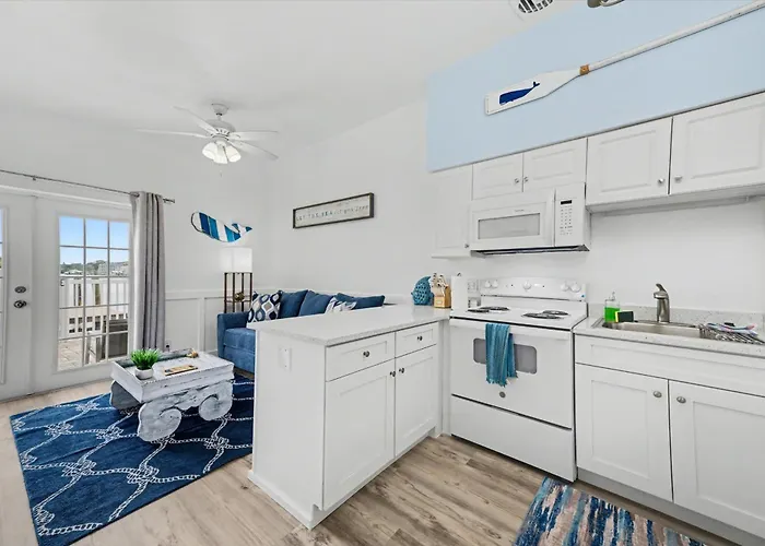 Waterway Vista Pet Friendly Boat Dock Apartment *