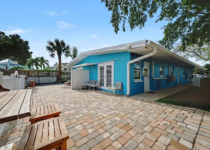 Apartment Waterway Vista Pet Friendly Boat Dock *