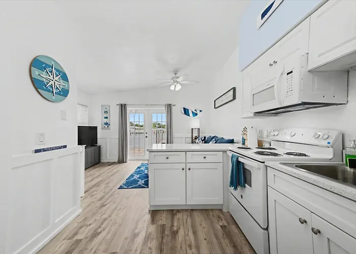 Waterway Vista Pet Friendly Boat Dock Apartment *