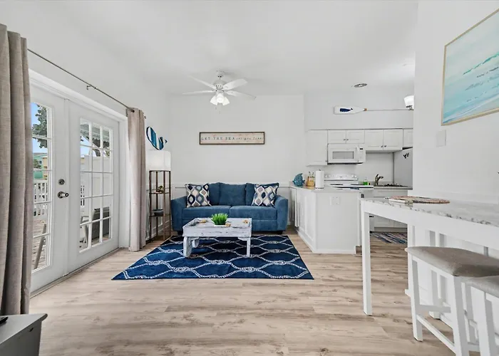Waterway Vista Pet Friendly Boat Dock Apartment *