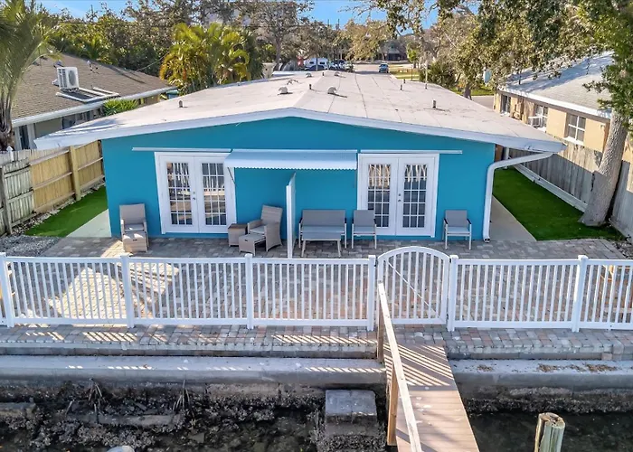 Waterway Vista Pet Friendly Boat Dock Apartment *